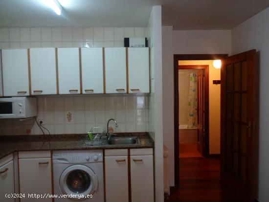 APARTAMENTO EXTERIOR EN EL ENSANCHE DE SANTIAGO - A CORUÑA