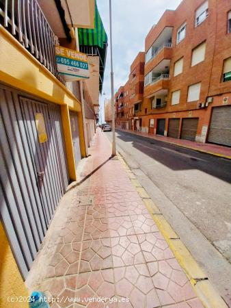 Piso de 3 habitaciones en playa centro de Guardamar con cochera privada. - ALICANTE