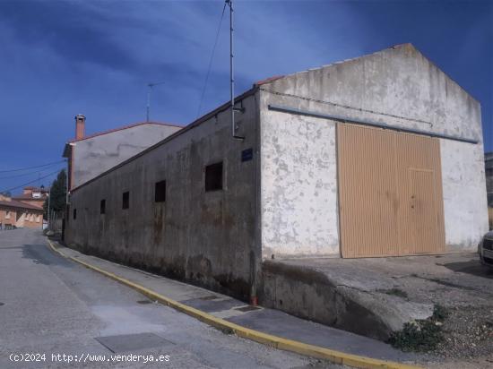  SE ALQUILA NAVE A CINCO MINUTOS DE LA LASTRILLA - SEGOVIA 