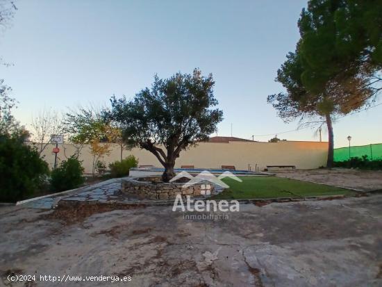 VIVIENDA CON PISCINA PROPIA A 4 KM DE ALBACETE - ALBACETE