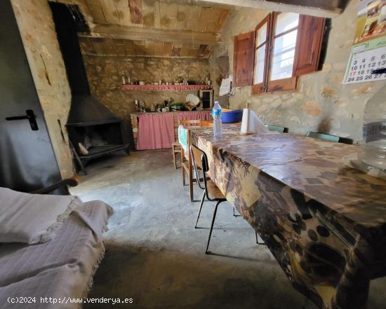 Finca Rústica con caseta de campo y pequeño almacén, a 3,5 km de la playa - TARRAGONA