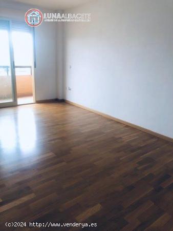  SE VENDE COQUETO APARTAMENTO  DE UNA HABITACION EN ZONA CORTE INGLÉS - ALBACETE 