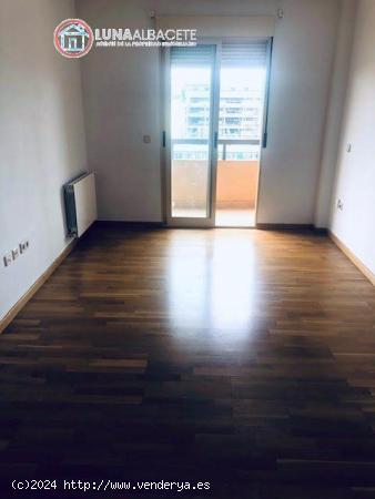 SE VENDE COQUETO APARTAMENTO  DE UNA HABITACION EN ZONA CORTE INGLÉS - ALBACETE