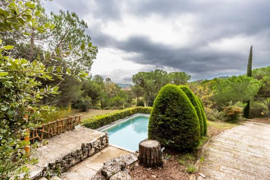  FINCA RÚSTICA AMB PISCINA I PISTA DE TENIS - BARCELONA 