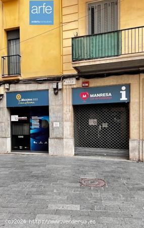  LOCAL COMERCIAL EN LA PLAZA MAYOR DEL AYUNTAMIENTO DE MANRESA - BARCELONA 