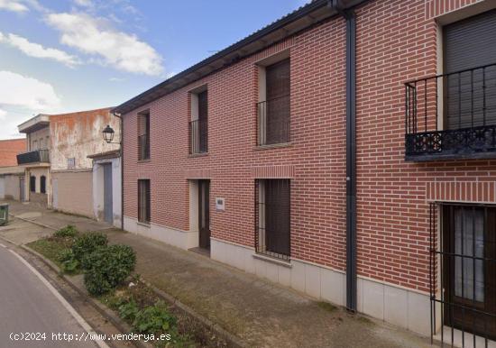 CASA CON PATIO EN VENTA en Pollos, Valladolid - VALLADOLID