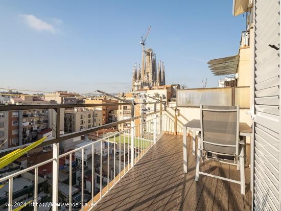  Ático con espectaculares vistas a la Sagrada Familia - BARCELONA 