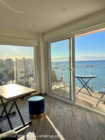 SE VENDE PRECIOSO PISO EN PRIMERA LINEA CON IMPRESIONANTES VISTAS AL MAR - ALICANTE