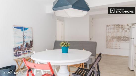 Elegante apartamento de 2 dormitorios en alquiler en Algirós - VALENCIA