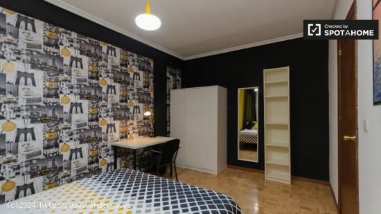 Elegante habitación en alquiler en apartamento de 6 dormitorios, Alcalá de Henares - MADRID