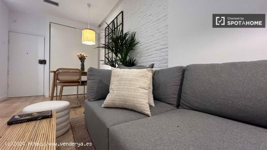 Apartamento de 3 dormitorios en alquiler en Ciutat Vella - BARCELONA