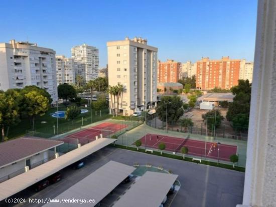 PISO EN URBANIZACIÓN ZONA PLAYA SAN JUAN. - ALICANTE