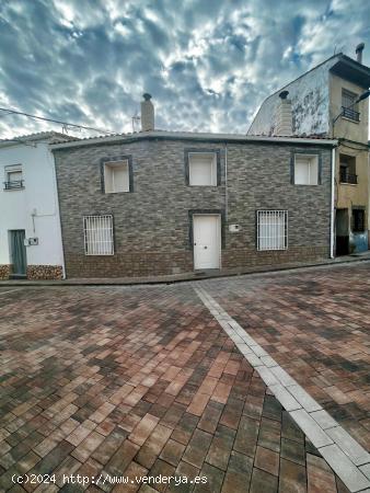 Chalet pareado en venta en calle Arcipreste C Gomez - CUENCA