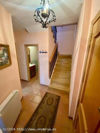 Chalet adosado en venta en calle Parada - CUENCA