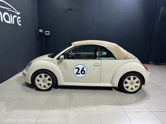 Volkswagen New Beetle 1.6 Cabriolet - Sada