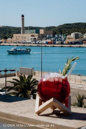 SE TRASPASA BAR / COCKTAIL BAR CON IMPRESIONANTES VISTAS AL PUERTO DE MAHÓN