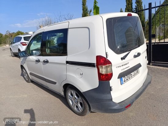 Ford Transit Courier 1,5TDCI,96CV de 2016 con 214.000 Km por 9.900 EUR. en Valencia