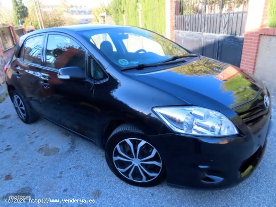 Toyota Auris 1.4 D4D ELEGANCE-KLIMA A/C de 2011 con 600.000 Km por 2.500 EUR. en Granada