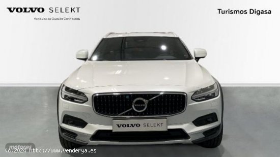 Volvo V 90 V90 CROSS COUNTRY PRO, B4 AWD MILD HYBRID (DIESEL) CON TECHO PANORAMICO. de 2021 con 24.7