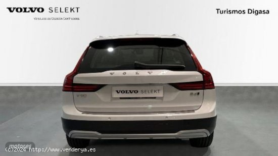 Volvo V 90 V90 CROSS COUNTRY PRO, B4 AWD MILD HYBRID (DIESEL) CON TECHO PANORAMICO. de 2021 con 24.7