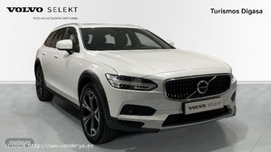 Volvo V 90 V90 CROSS COUNTRY PRO, B4 AWD MILD HYBRID (DIESEL) CON TECHO PANORAMICO. de 2021 con 24.7