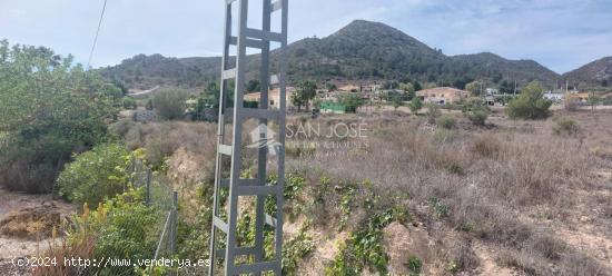 SE VENDE PARCELA RUSTICA EN HONDON DE LOS FRAILES ZONA DE MONTEALTO - ALICANTE