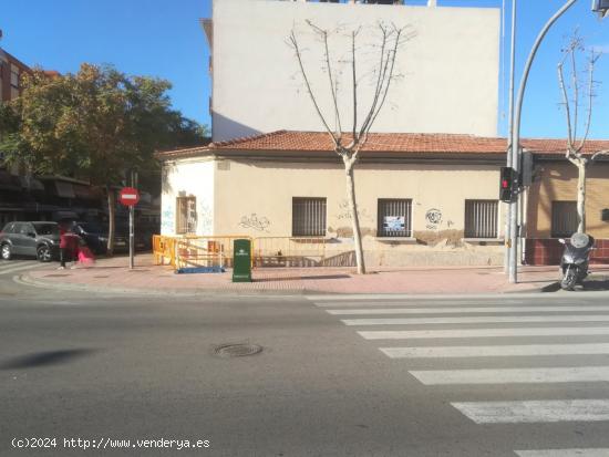 SE ALQUILA PARA NEGOCIO - ALICANTE