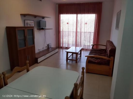 APARTAMENTO DE 2 DORMITORIOS CON A.A., PARKING Y TRASTERO. ED. PARADISE VILLAGE. - TARRAGONA