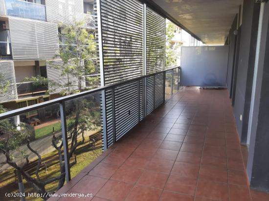 APARTAMENTO DE 2 DORMITORIOS CON A.A., PARKING Y TRASTERO. ED. PARADISE VILLAGE. - TARRAGONA