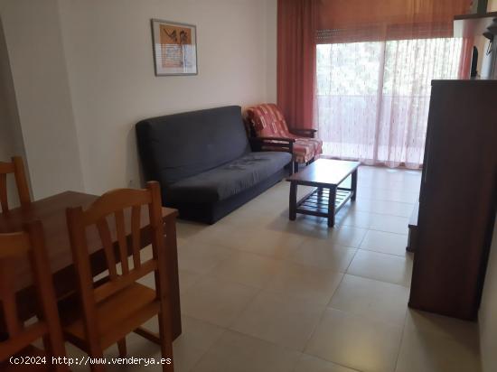 APARTAMENTO DE 2 DORMITORIOS CON A.A., PARKING Y TRASTERO. ED. PARADISE VILLAGE. - TARRAGONA