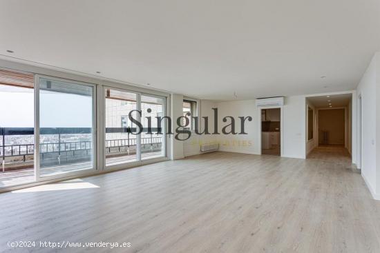 Exclusiva vivienda reformada en Av. Diagonal con impresionantes vistas panorámicas de toda la ciuda