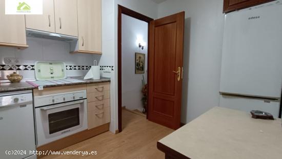 CASA EN VENTA ZONA CENTRO (2 PLANTAS). 4 HABITACIONES Y 2 BAÑOS. - ZAMORA