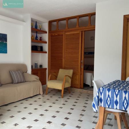 Apartamento 2hab, 1baño, primera linea del mar. 1500€/mes - BALEARES