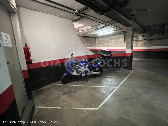 PARKING PARA MOTO EN CALLE SANTA HELENA ZONA MESTRAL DE REUS - TARRAGONA