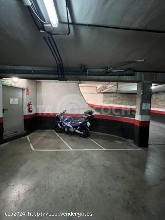 PARKING PARA MOTO EN CALLE SANTA HELENA ZONA MESTRAL DE REUS - TARRAGONA