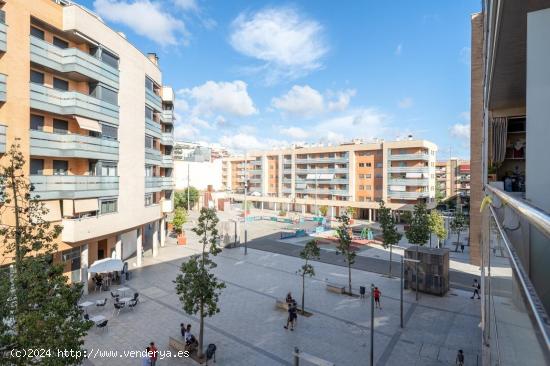  VENTA DE PLAZA DE PARKING PARA COCHE Y DOS MOTOS EN PLAÇA CULTURA DE LA PAU - TARRAGONA 