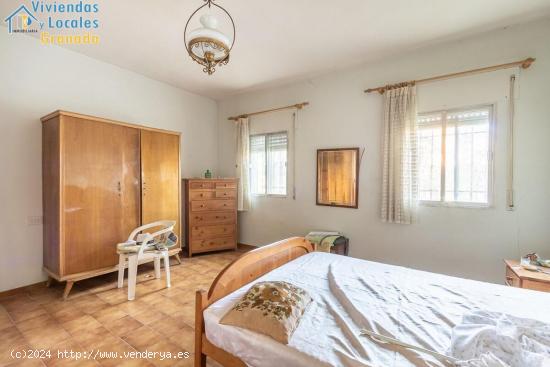 CHALET CON PARCELA DE 2.800 M2 EN BARRIO DE MONACHIL - GRANADA