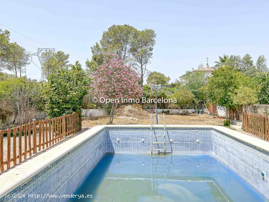 ACOGEDORA CASA CON PISCINA EN SANT PERE DE RIBES - BARCELONA