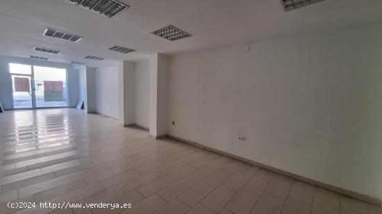 LOCAL COMERCIAL CONDES DE BARCELONA - BADAJOZ