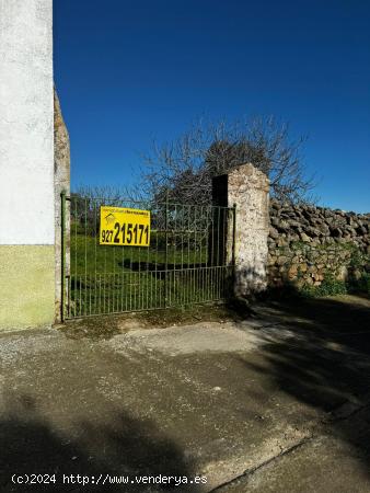 Casa con huerto de 1500 metros en Torremocha - CACERES