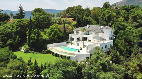 VILLA DE LUJO EN LA ZAGALETA - MALAGA