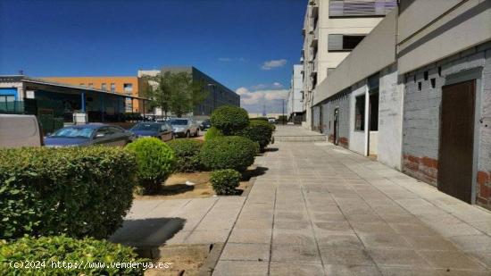 Amplio local comercial en bruto en venta en Parla, Madrid - MADRID