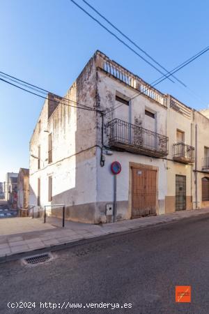 CASA ESQUINERA EN VENTA EN SANTA BARBARA (TARRAGONA) - TARRAGONA