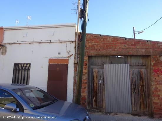 PATIO EN VENTA, DÁ A DOS CALLES - CASTELLON