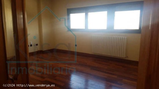  Se alquila piso en zona Salesas, Salamanca. - Salamanca 