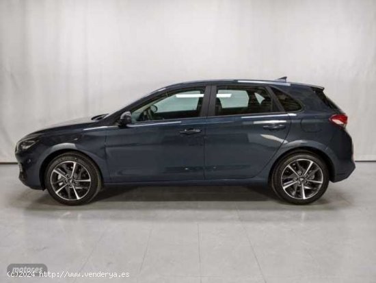 Hyundai i30 1.5 DPI Klass SLX 110 de 2022 con 27.451 Km por 19.990 EUR. en Murcia