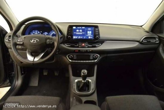 Hyundai i30 1.5 DPI Klass SLX 110 de 2022 con 16.887 Km por 19.600 EUR. en Murcia