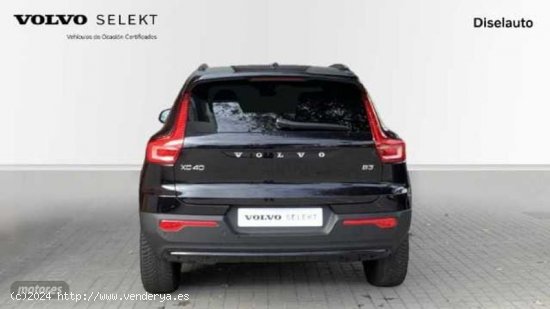 Volvo XC40 2.0 B3 PLUS DARK AUTO 163 5P de 2024 con 19.129 Km por 34.800 EUR. en Barcelona