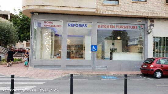  Fantástico local comercial en pleno corazón de Alfaz del Pi. Reformado y con 5 escaparates. - ALIC 