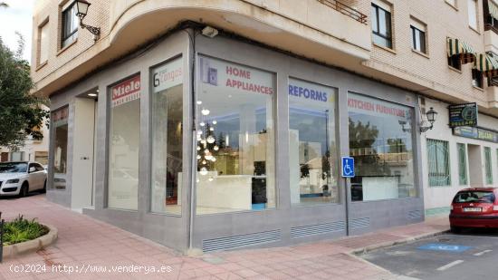 Fantástico local comercial en pleno corazón de Alfaz del Pi. Reformado y con 5 escaparates. - ALIC